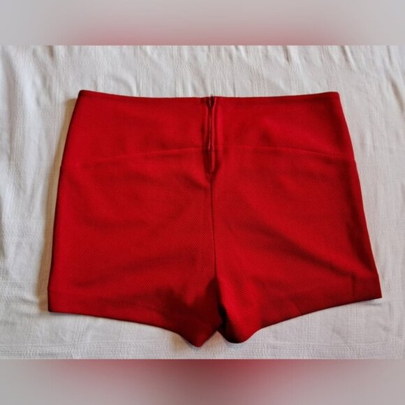 Torrid women's size 20 red textured shorts, back zipper, high waist NWOT - Picture 3 of 7